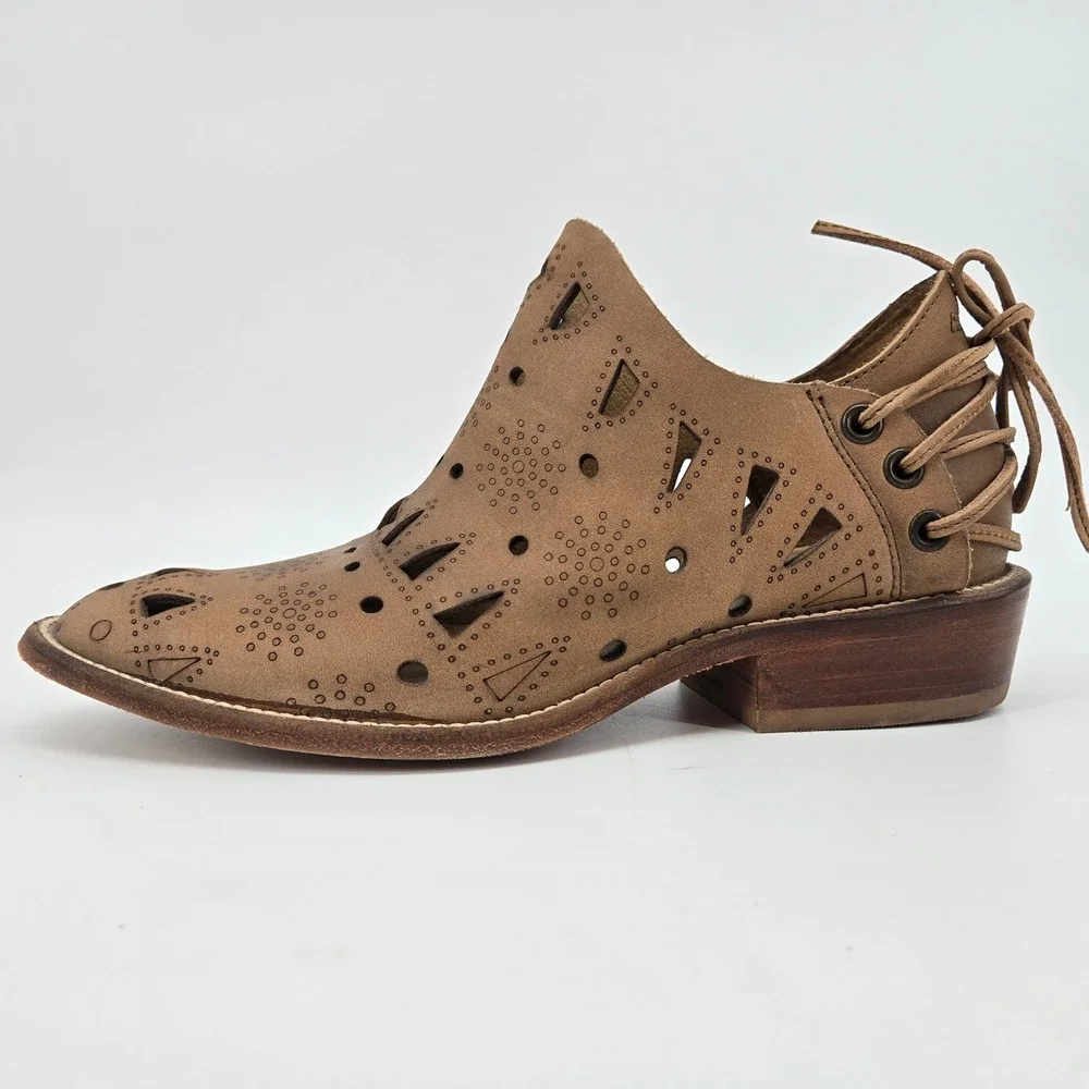 Anthropologie Musse‎ & Cloud 7 Coolise Laser Cut Leather Lace Up Back Booties